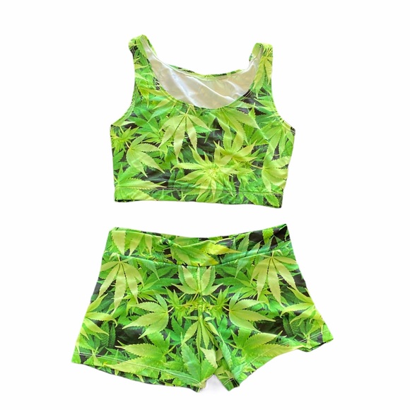 Short set - Picture 1 of 3